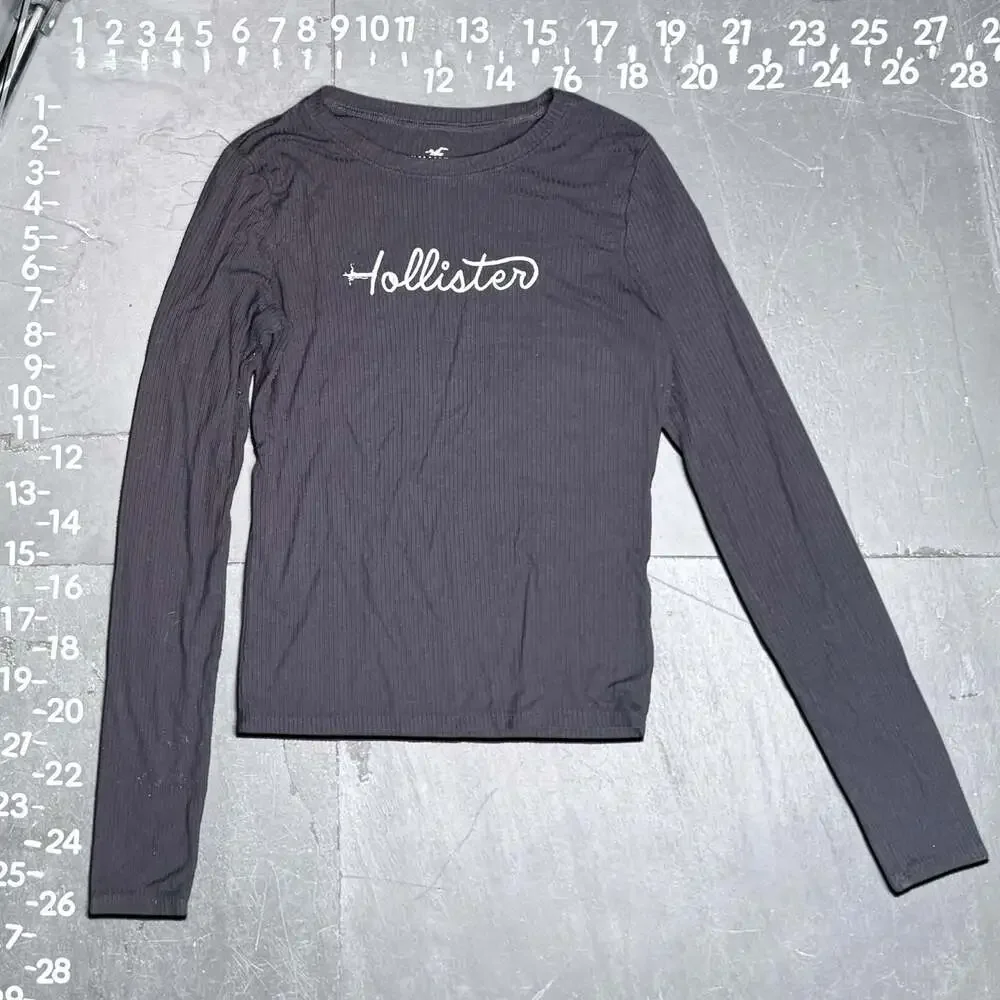 Hollister Gray Ribbed Long Sleeve Graphic Crop Tee Small - Picture 2 of 4
